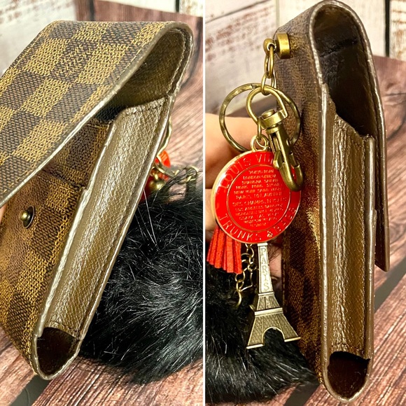 Louis Vuitton Pouch fob holder Keychain w/ charms - Picture 3 of 10